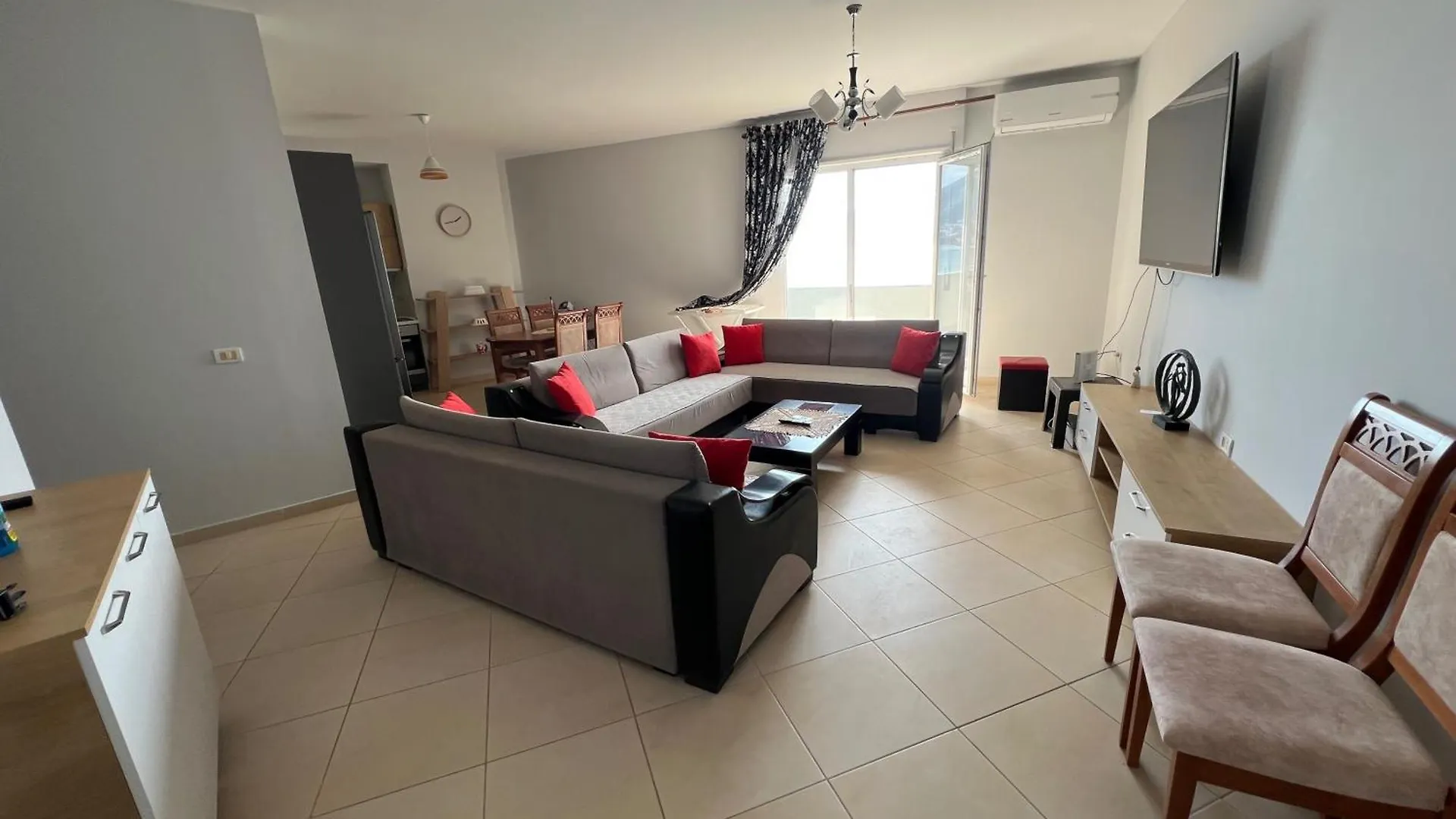 Beautiful 2 Bedroom Flat Vlorë 0*,  アルバニア